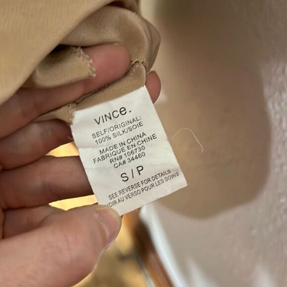 Vince Silk Blouse Light Brown Deep V Neck Long Sleeve Side Slit Tops Women's Siz - Picture 12 of 12